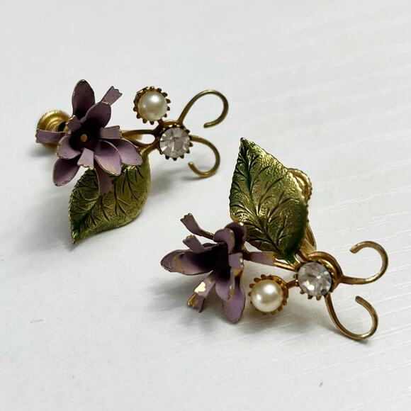 Vintage Floral Enamel Screw Back Earrings - Picture 3 of 5